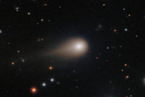 Cometa interestelar 3I/ATLAS revela abundância incomum de metanol (Imagem: International Gemini Observatory/NOIRLab/NSF/AURA/Shadow the Scientist)