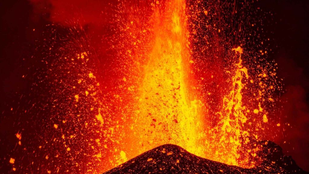 Sinal microscópico pode antecipar erupções vulcânicas (Imagem: TrueCreatives via Canva)
