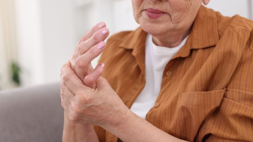 Hormônios influenciam a imunidade feminina. (Foto: Africa Images via Canva)