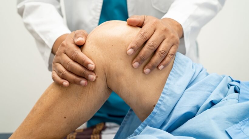 Estudo mostra que soluções simples podem aliviar a dor. ( Foto: Pamai's Images via Canva)