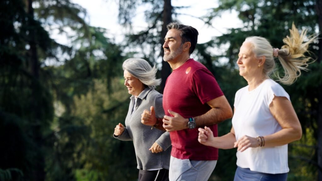 Sono e exercícios protegem memória e funções cognitivas. (Foto: Danielmegias via Canva)
