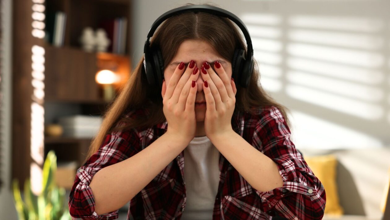 Traumas juvenis alteram equilíbrio de neurônios no córtex. (Foto: Africa Images via Canva)