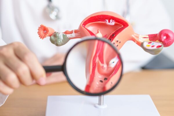 Tabagismo acelera alterações celulares cervicais. (Foto: Getty Images via Canva)