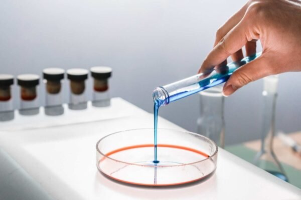 Líquidos podem se romper como sólidos sob tensão extrema, revela estudo (Imagem: Alemedia.id)