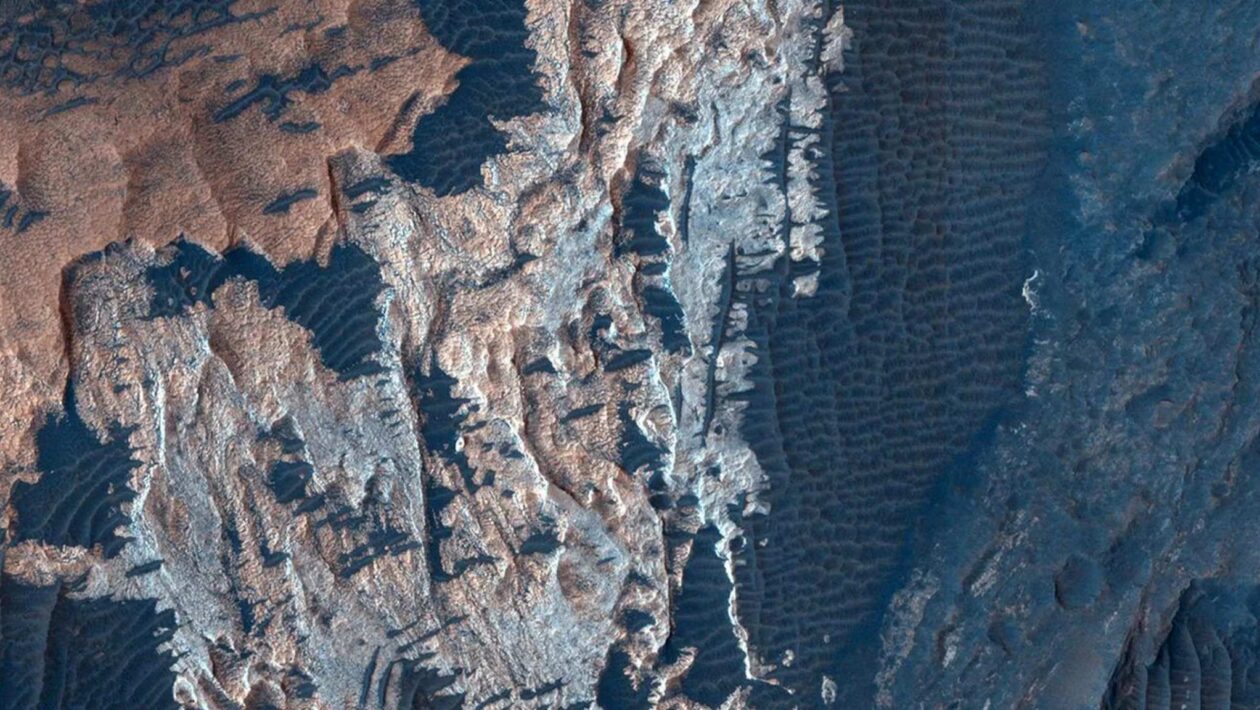 Novo mineral em Marte pode revelar pistas do passado do planeta. (Imagem: NASA/JPL-Caltech/Universidade do Arizona)