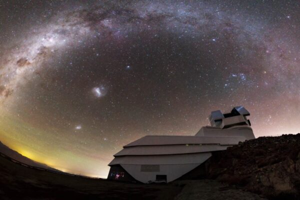 Observatório Rubin pode prever impactos de asteroides na Terra (Imagem: NSF–DOE Rubin Observatory/NOIRLab/SLAC/AURA/P. Lago)