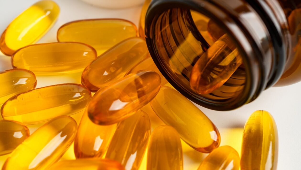 Óleo de peixe reduz risco cardiovascular em hemodiálise. (Foto: Pamai's Images via Canva)