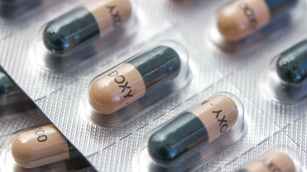 Entenda como funciona a prevenção pós-exposição no SUS. (Foto: Getty Images via Canva)