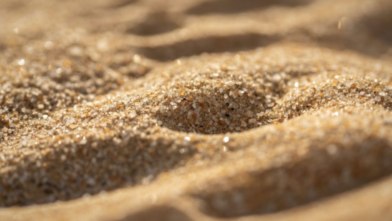 Cristais de zircão revelam relógio cósmico da história da Terra (Imagem: Octavian Grigorescu's Images via Canva)