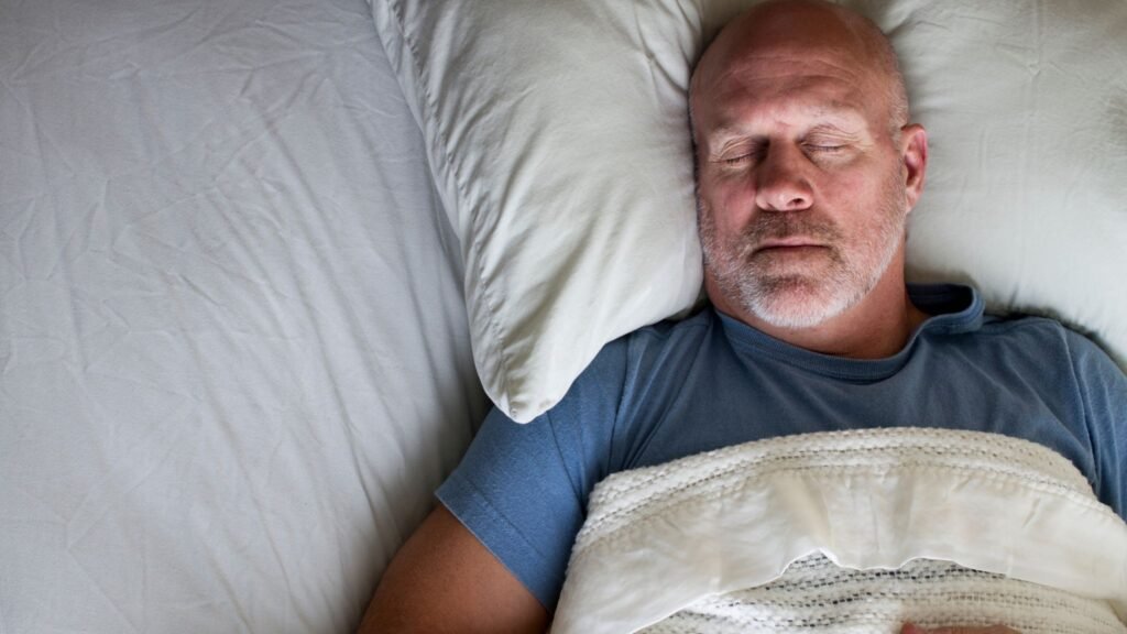 Sonhos imersivos mantêm o sono mais estável. (Foto: Nicolesy via Canva)