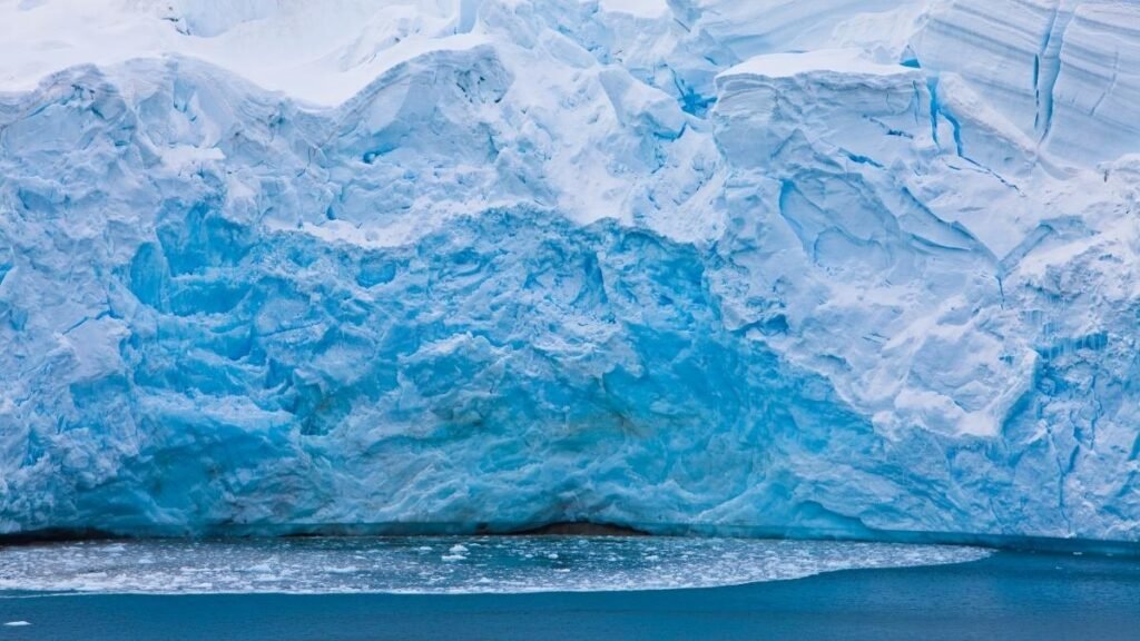 Estudo no gelo explica como a Terra esfriou no passado (Imagem: Getty Images via Canva)

