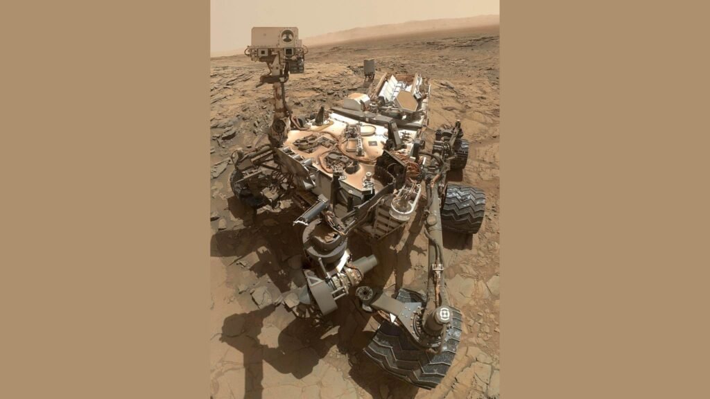 Selfie do rover Curiosity em Marte mostra perfuração histórica no Monte Sharp (Imagem: NASA)
