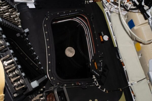 Artemis II entra na influência lunar e inicia trajetória histórica rumo ao lado oculto (Imagem: NASA)