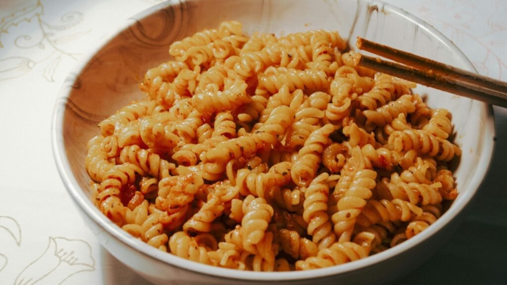 Estudo liga café a menor ingestão de carboidratos. (Foto: Pexels via Canva)