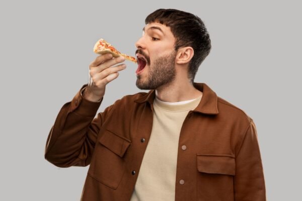 Cérebro ativa sinais que indicam saciedade. (Foto: Syda Productions via Canva)