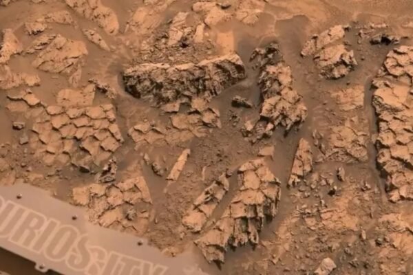 Marte revela padrões misteriosos que podem indicar água no passado (Imagem: NASA/JPL Caltech MSSS/Kevin M. Gill)