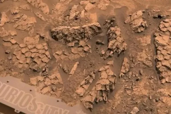 Marte revela padrões misteriosos que podem indicar água no passado (Imagem: NASA/JPL Caltech MSSS/Kevin M. Gill)