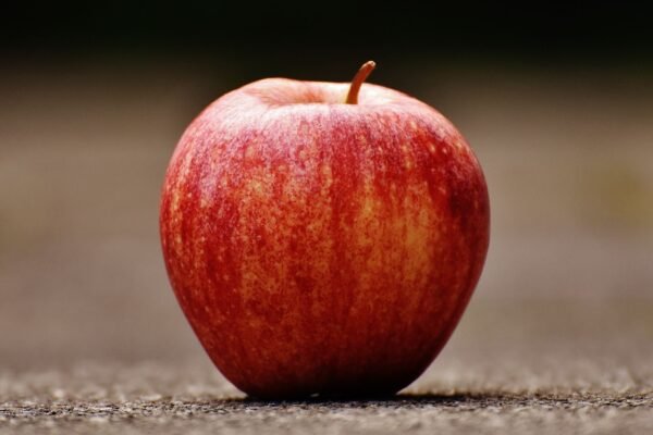 Forma de consumir maçã muda efeito no coração. (Foto: Pixabay via Canva)