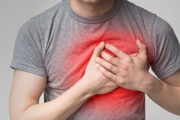 Sono irregular aumenta risco de infarto e AVC. (Foto: Prostock-studio via Canva)