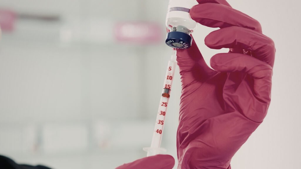 Terapia injetável melhora adesão e controle do HIV. (Foto: Narcisa Olteanu's Images via Canva)