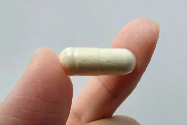 Pílula única pode simplificar tratamento do HIV. (Foto: DesignNFMR via Canva)