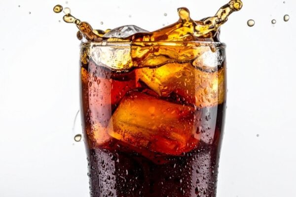 Refrigerante diet impacta o intestino ao longo do tempo. (Foto: TrueCreatives via Canva)