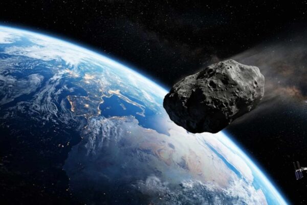 Asteroide do tamanho de ônibus fará passagem próxima da Terra nesta segunda-feira. (Imagem: Fala Ciência via Gemini)