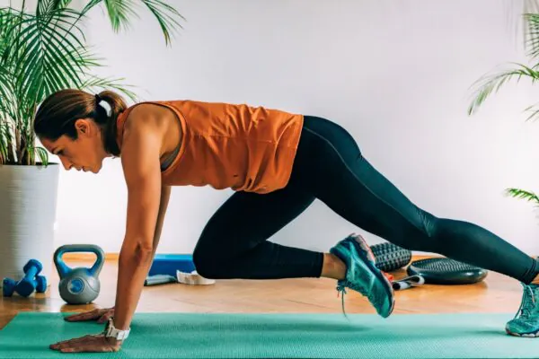 HIIT aumenta gasto energético após o treino. (Foto: Getty Images via Canva)