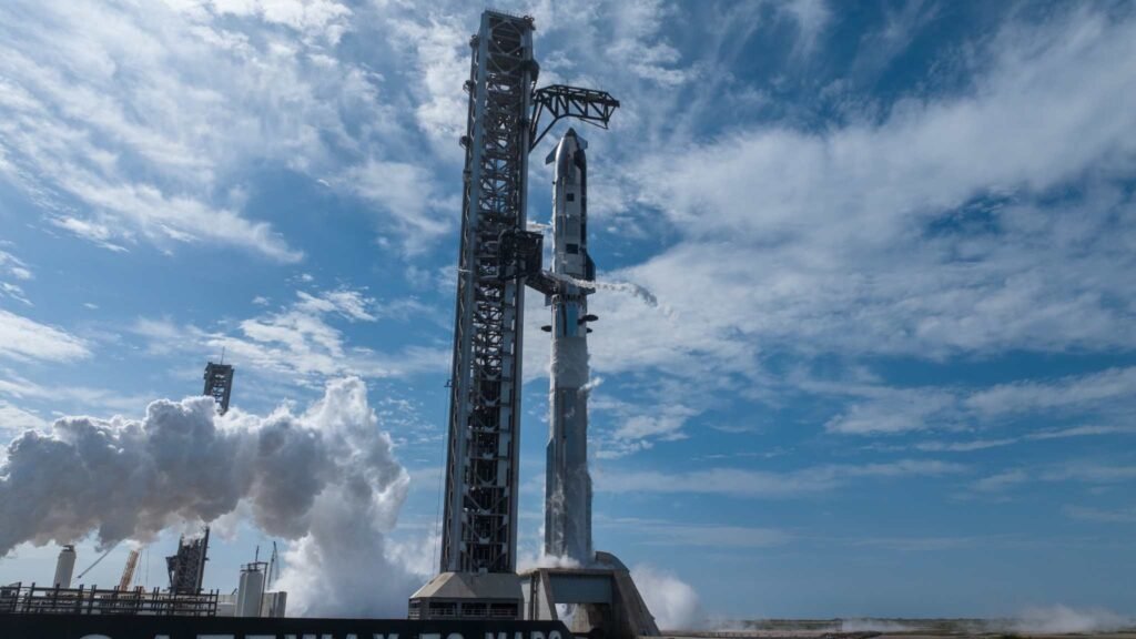 Novo megafoguete da SpaceX pode voar já nos próximos dias no Texas. (Imagem: SpaceX)
