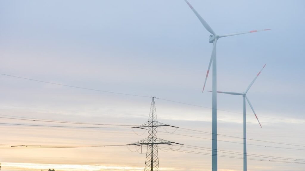 O futuro da energia depende das escolhas feitas hoje pela sociedade (Imagem: Canva)
