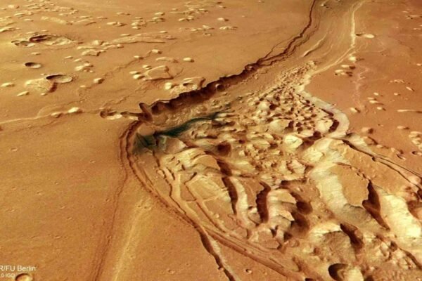 Imagem da Mars Express revela terreno caótico em Shalbatana Vallis, próximo ao equador marciano. (Imagem: ESA/DLR/FU Berlin)