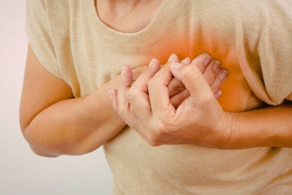 Estudo liga IMC alto a maior risco cardiovascular. (Foto: Dabija's Images via Canva)