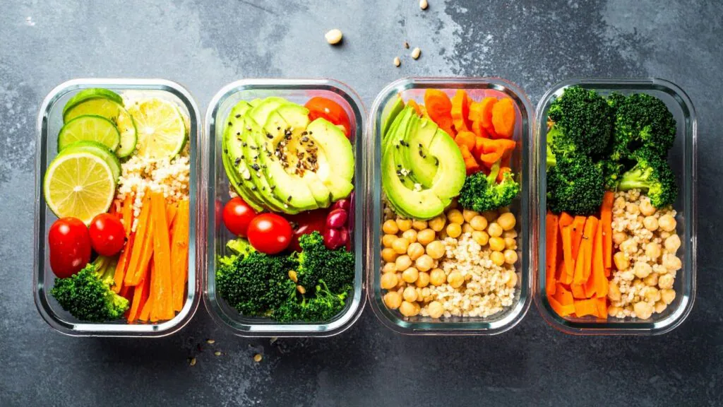 Sem planejamento, dieta vegana pode ter carências. (Foto: TrueCreatives via Canva)