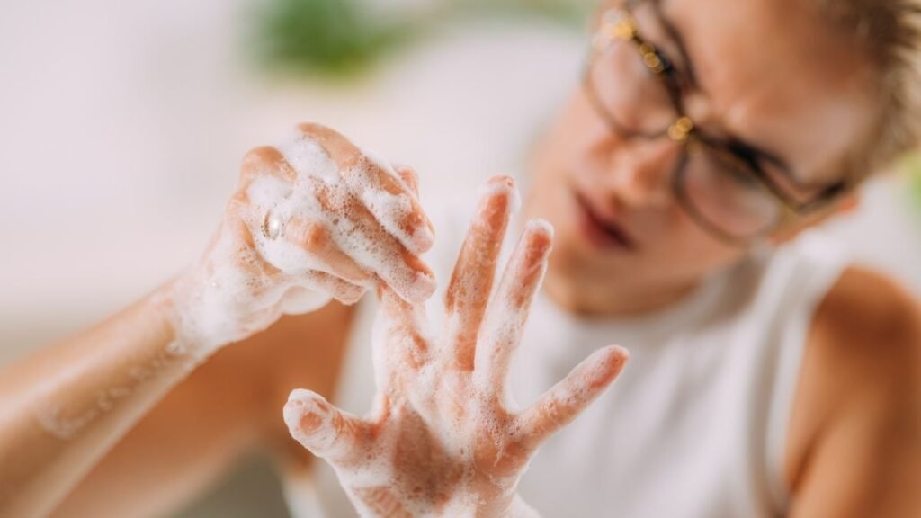 Serotonina pode ajudar no controle do TOC. (Foto: Getty Images via Canva)
