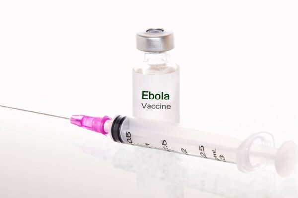 Nova vacina contra ebola deve avançar em meses. (Foto: Getty Images via Canva)