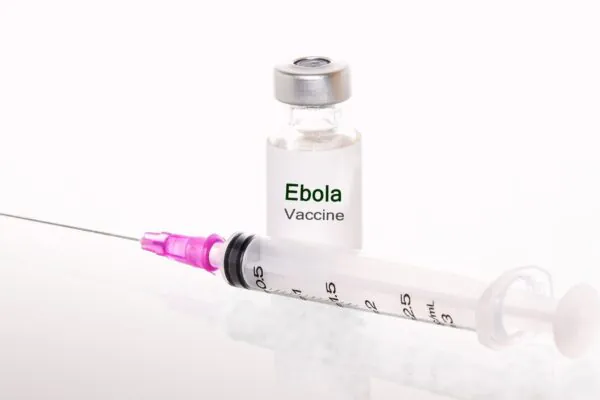 Nova vacina contra ebola deve avançar em meses. (Foto: Getty Images via Canva)