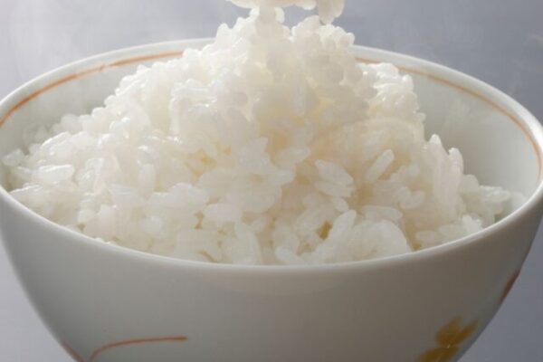 Como reduzir as calorias do arroz