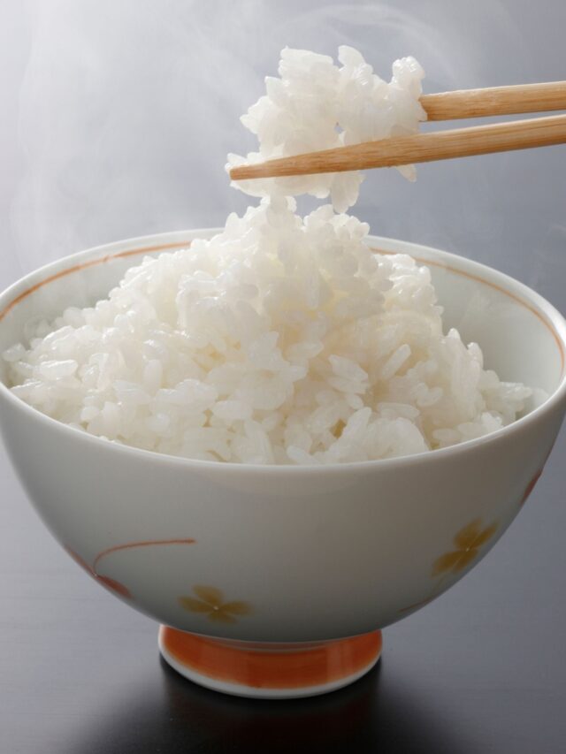 Como Reduzir as Calorias do Arroz pela Metade no Cozimento