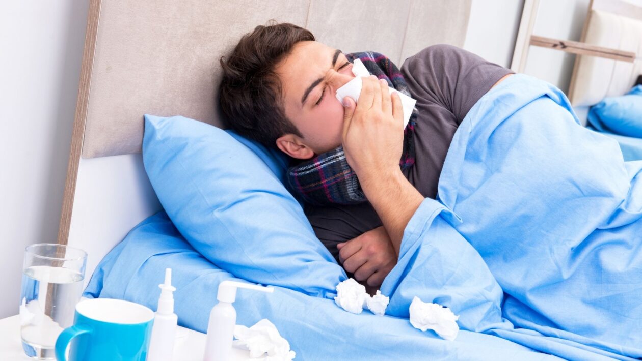 Febre alta costuma indicar gripe, não resfriado. (Foto: Elnur via Canva)