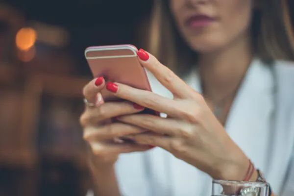 Notificações constantes reduzem sua atenção profunda. (Foto: Getty Images via Canva)