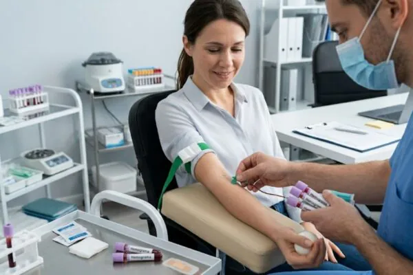 Hemograma normal não descarta falta de ferro. (Foto: Fala Ciência via Gemini)