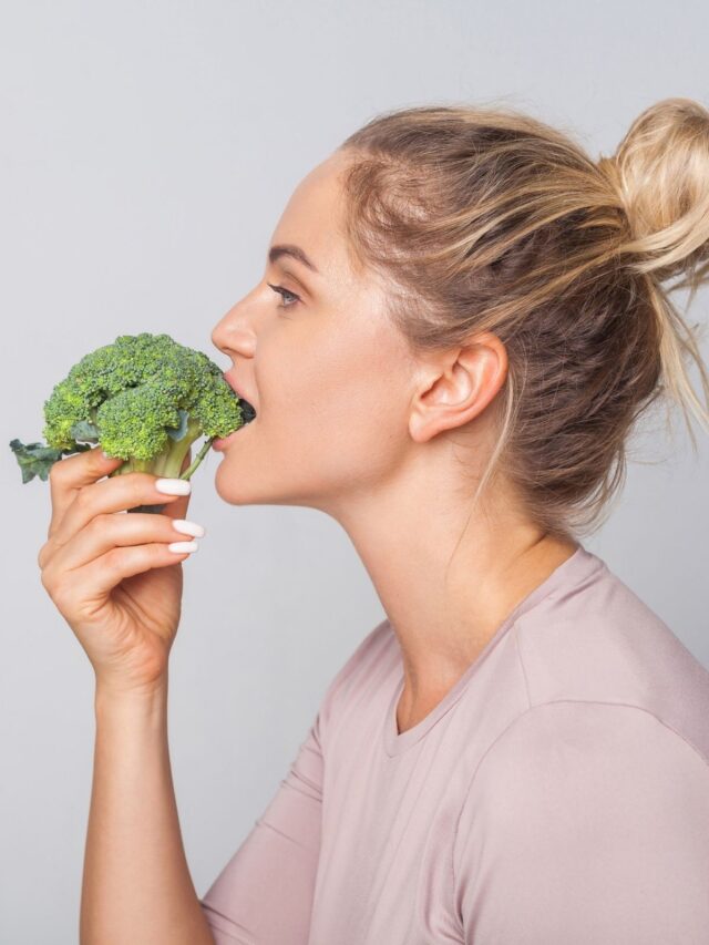 6 alimentos que ajudam no equilíbrio hormonal feminino